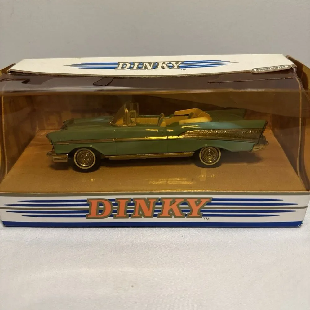 1/43 diecast 1957 Chevrolet Bel Air Convertible Matchbox 